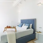 Amar 4, Emma Villa *